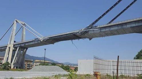 39211756_1955720577784765_6823931399519600640_n1